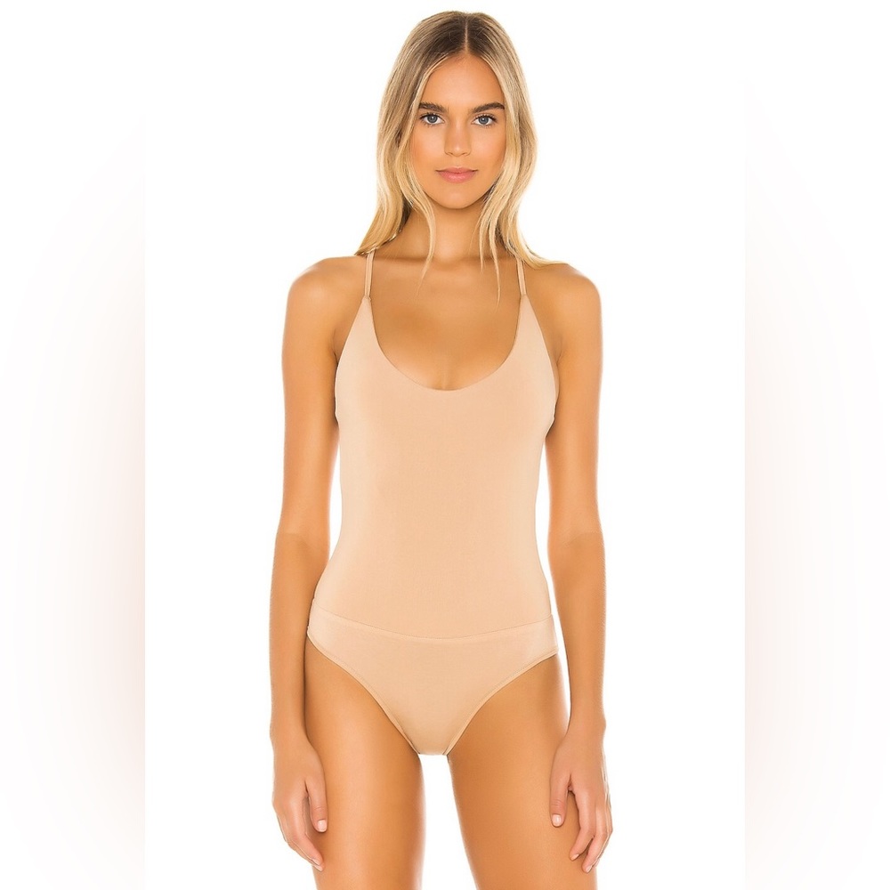 Superdown - MELINA CROSS BACK BODYSUIT IN NUDE